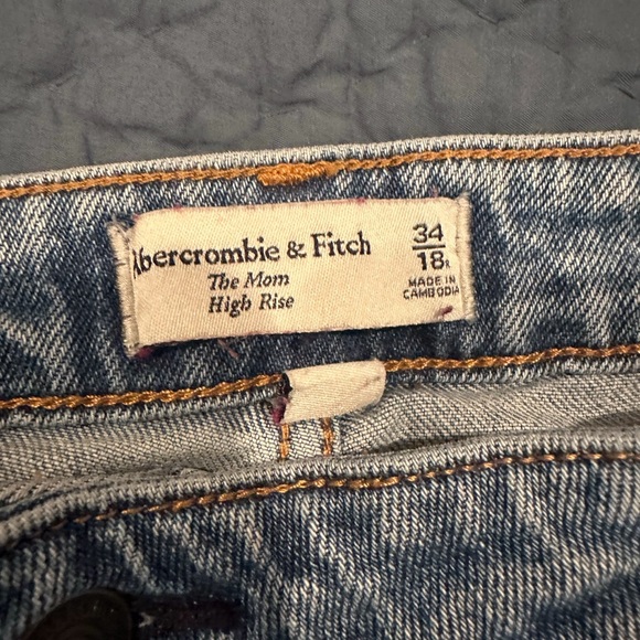 Abercrombie Curve Love Mom Jeans 18 - Picture 3 of 4